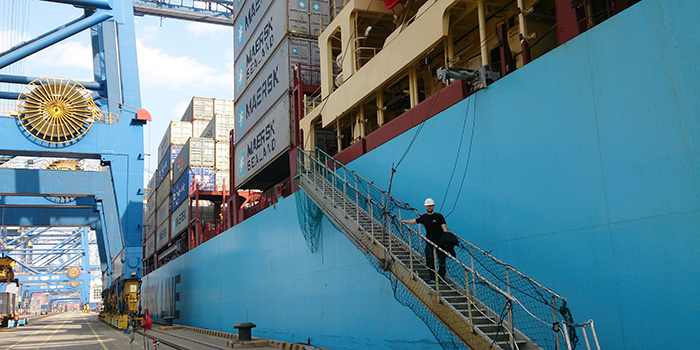 Kræn Vodder Busk på vej til test på et containerskib (Photo: MAN Diesel & Turbo)